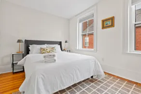 Downtown beautiful renovation with parking - Image 4