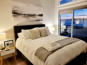 Stunning Oceanfront Oasis - Image 2