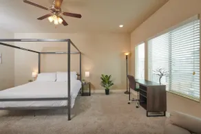 2 Units|4 Bed: 3 Bath|Workout Equip.|BBQ|Fire Pit - Image 3