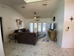 Cozy 3 bedroom W/ Pool - Image 3