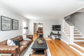 Spacious Dundee Duplex | 8BR | Walk to Cafés - Image 2