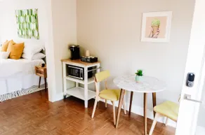 The Sweet Pea Pod- 1BD/1BA w/ private entrance - Image 4