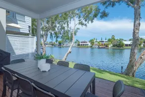 Waterfront Bliss in Noosa – Sunset Evenings - Image 3