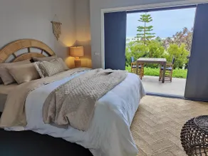 The Boathouse/ Luxury Home/4mins walk Marina/Shops - Image 3