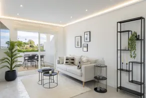 Sunny 3BDR penthouse @Benahavis golf area - Image 2