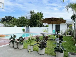 LAZE by My Place: Modern Vacation Home with Pool - Image 3