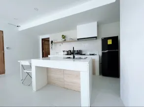 LAZE by My Place: Modern Vacation Home with Pool - Image 4