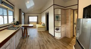 ”Fare Naki Nui” house by the water - Image 2