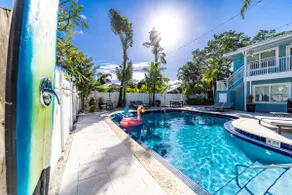 1BR APT W/ Magical Pool Near Fort Lauderdale Beach - Image 4