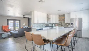 Rhea | 4-Bedroom Dazzling Scottsdale Home - Image 5