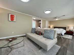 1 bd 1 ba near Old Town w/pool & free parking! - Image 4