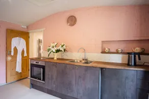 Adorable studio overlooking Audley End grounds - Image 2