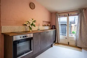 Adorable studio overlooking Audley End grounds - Image 4