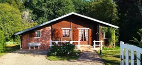 The air-conditioned Squirrel Cottage and its pool - Image 3