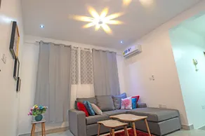 Easily accessible Cozy 2-Bedroom apartment - Image 2