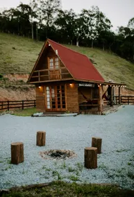Secluded cabin in the mountains Sunrise retreat - Image 4
