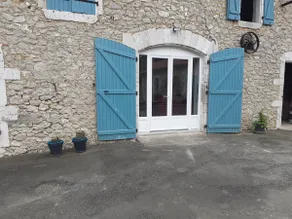 Country house in family compound - Image 3