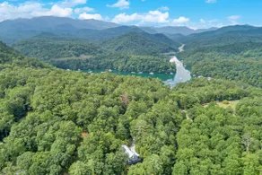 3 Bedroom, 2 Bath home with mountain and lake view - Image 2