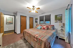 3 Bedroom, 2 Bath home with mountain and lake view - Image 5