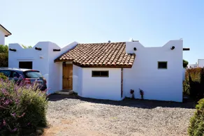 Mediterranean House in a coastal condominium - Image 2