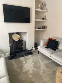Homely 2-bed Terrace with Log Burner - Image 3