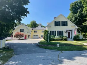 Newly renovated, spacious, clean, 3 bedroom home. - Image 2