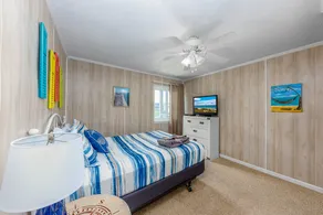 2 bd/2 ba condo just steps from the beach! - Image 5
