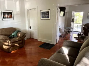 Pet Friendly! Walk to Downtown - Image 3