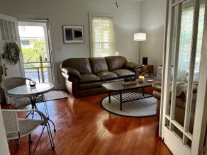 Pet Friendly! Walk to Downtown - Image 2