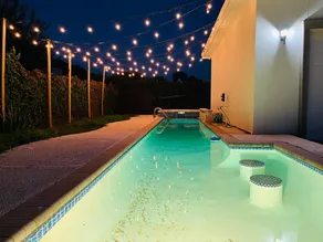 Luxurious in a quiet neighborhood with a pool - Image 2