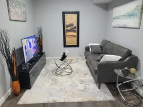 Stunning Brand-New 2-Bedroom Suite ! - Image 2
