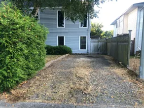 1 Bedroom Ground floor Suite Near White Rock Pier - Image 4