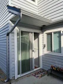 1 Bedroom Ground floor Suite Near White Rock Pier - Image 2