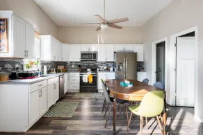 RockerBye Rental Large & modern with vintage charm - Image 3