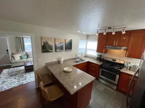 Spruce Cottage Bright 3 Bedroom 2 Bath near Henderson Center. Master suite. - Image 3