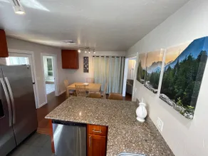 Spruce Cottage Bright 3 Bedroom 2 Bath near Henderson Center. Master suite. - Image 4