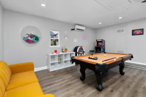 Vintage 6BR Home / Pool & Game Lounge - Image 5