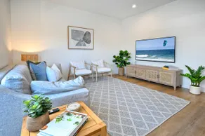 Stylish, Beachside 4 b/r Dream Home - 8 guests ZD7 - Image 2