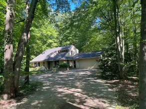 Coastal theme/wooded & large deck/fenced-in yard - Image 2
