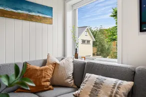 Apartment with free on-site parking - Image 3