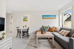 Apartment with free on-site parking - Image 4