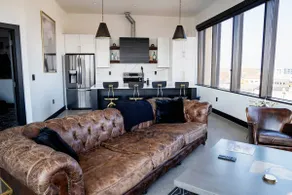 Luxury loft in the heart of Downtown Wyandotte - Image 4