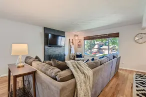 5BR - Walk to Dining, Light Rail & Fiddlers Green - Image 2