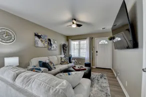 Stylish Home Steps from Mercedes Benz Stadium - Image 4