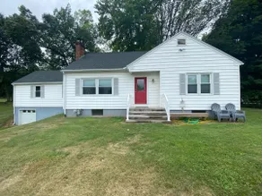 Cozy 4-Bedroom home along Cayuga Lake Wine Trail - Image 2
