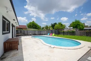 Urban Oasis With Pool at West Wynwood/Allapattah - Image 3