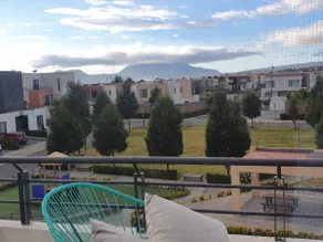 Beautiful 3BR townhouse with on-premises parking - Image 5