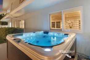 Designer 6BR GameRM Pool Jacuzzi 10 Min To Beach - Image 4