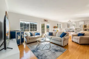 The Landing at Oyster Bay - Waterfront Home - Image 5