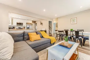 Experience Minneapolis, 4Bedroom, Entire House, AC - Image 2
